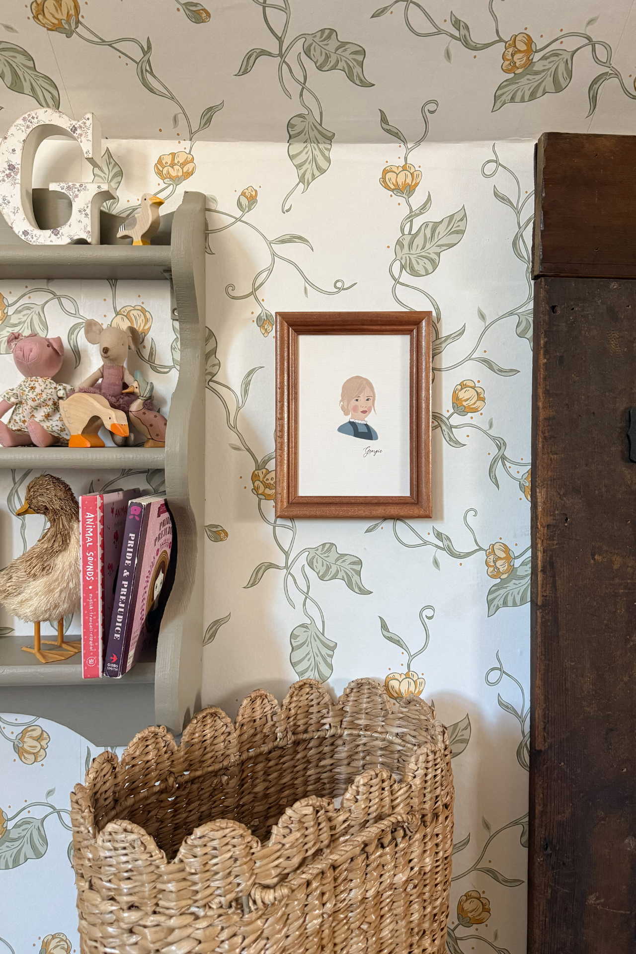 Petite Child Portrait – Linen