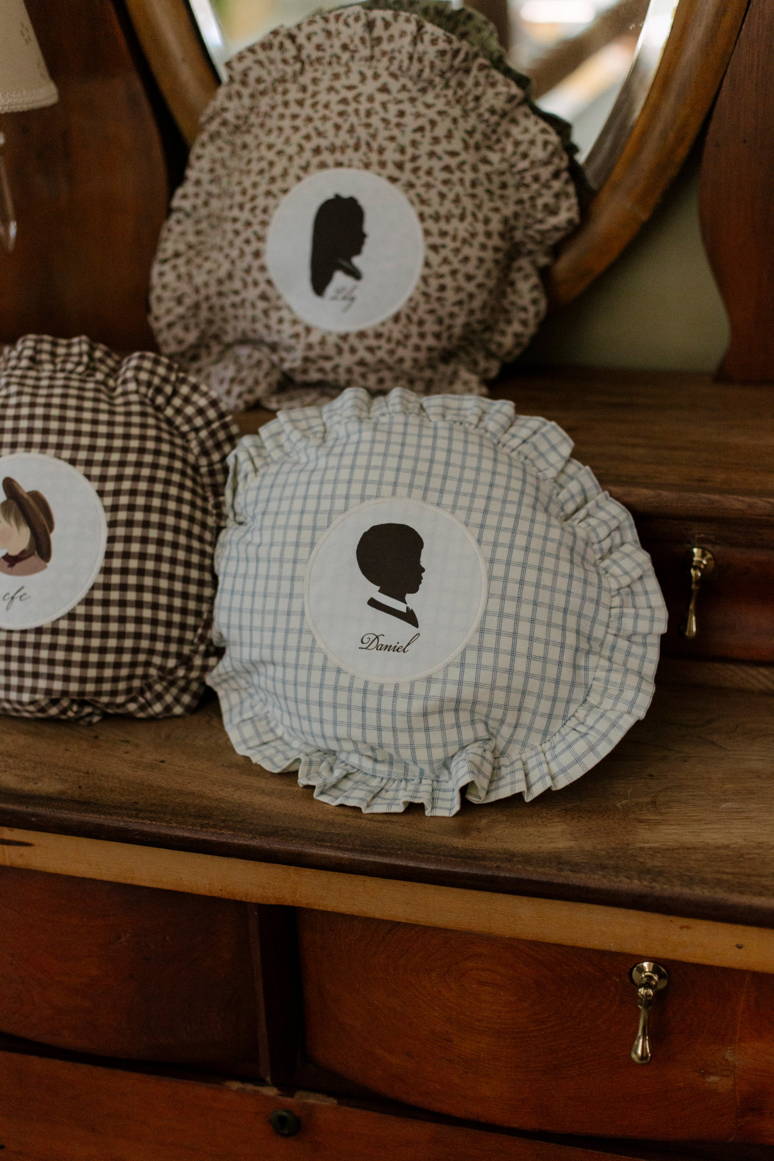Pillow Samples: Silhouette or Petite Portrait