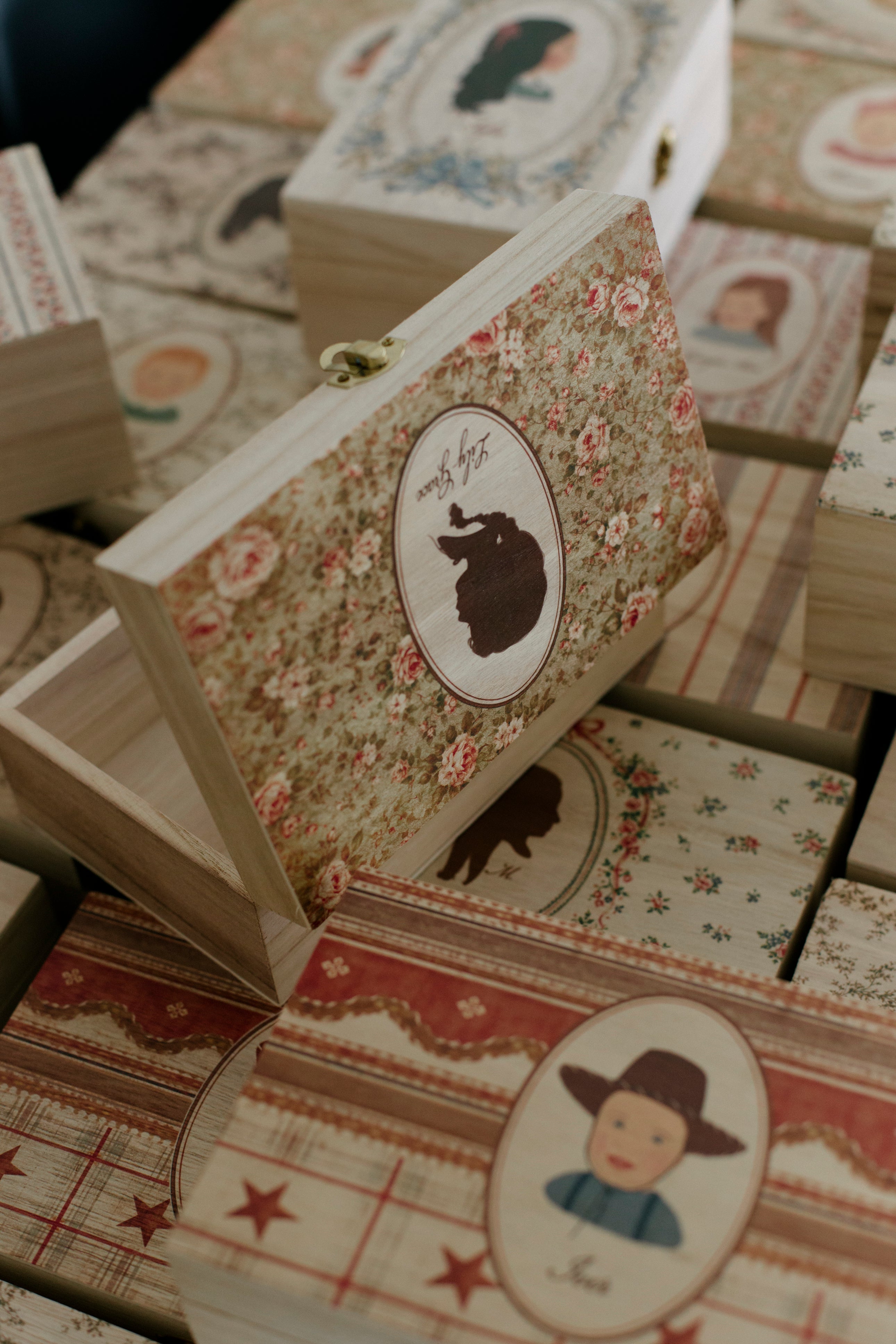 Silhouette Keepsake Box + Print  - Hand Drawn Artwork